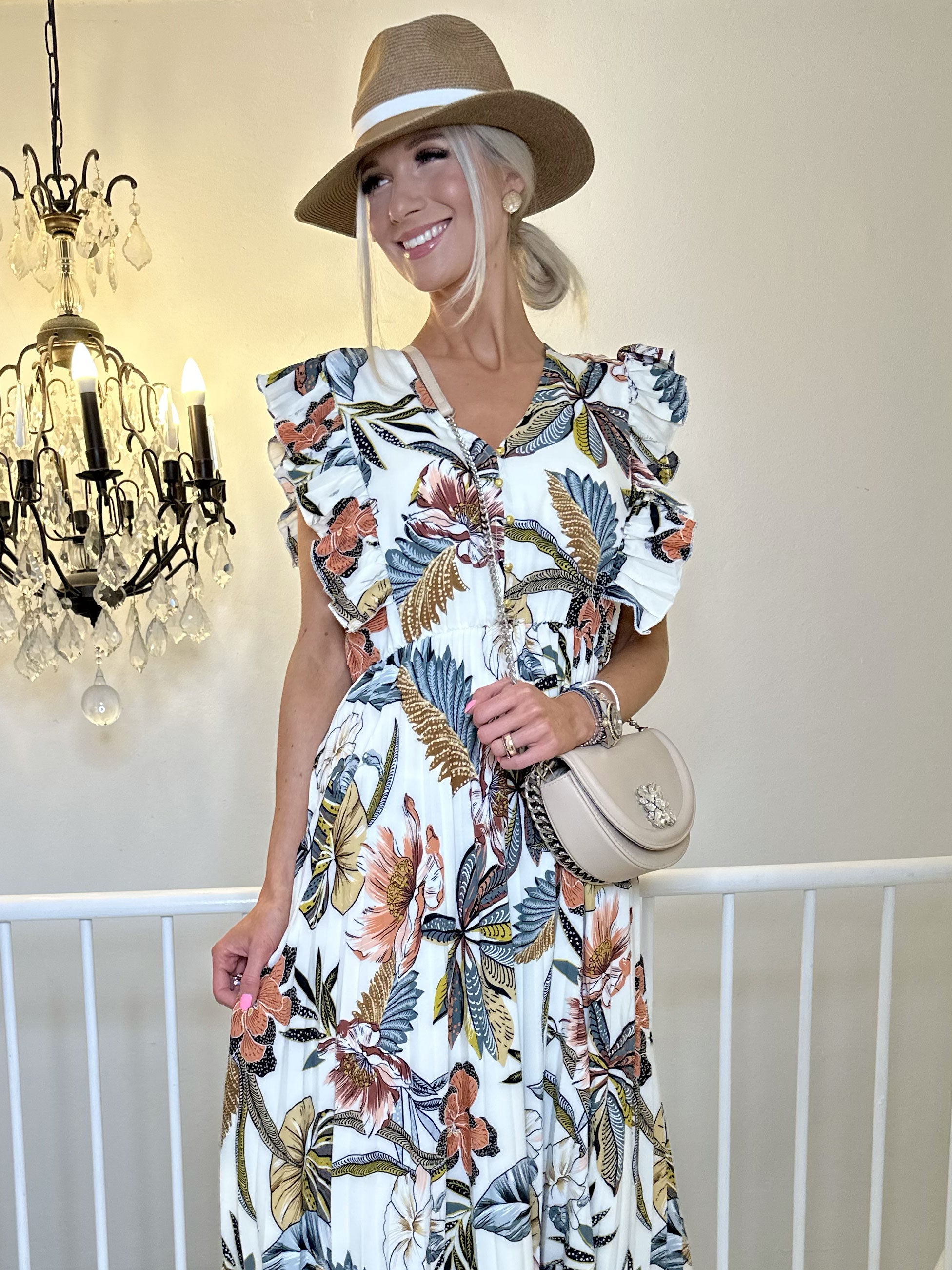 Lullu Flower - Lang kjole med flæser og plisseret skørt